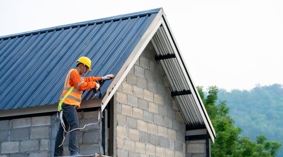 Professional residential roofers in Center, MO